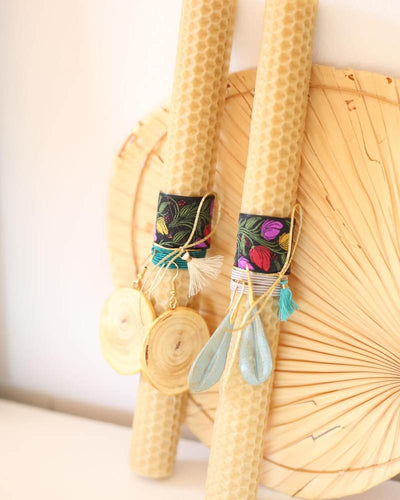 Χειροποίητη λαμπάδα απο μελισσοκερι με Χειροποίητα σκουλαρίκια απο ξύλο 